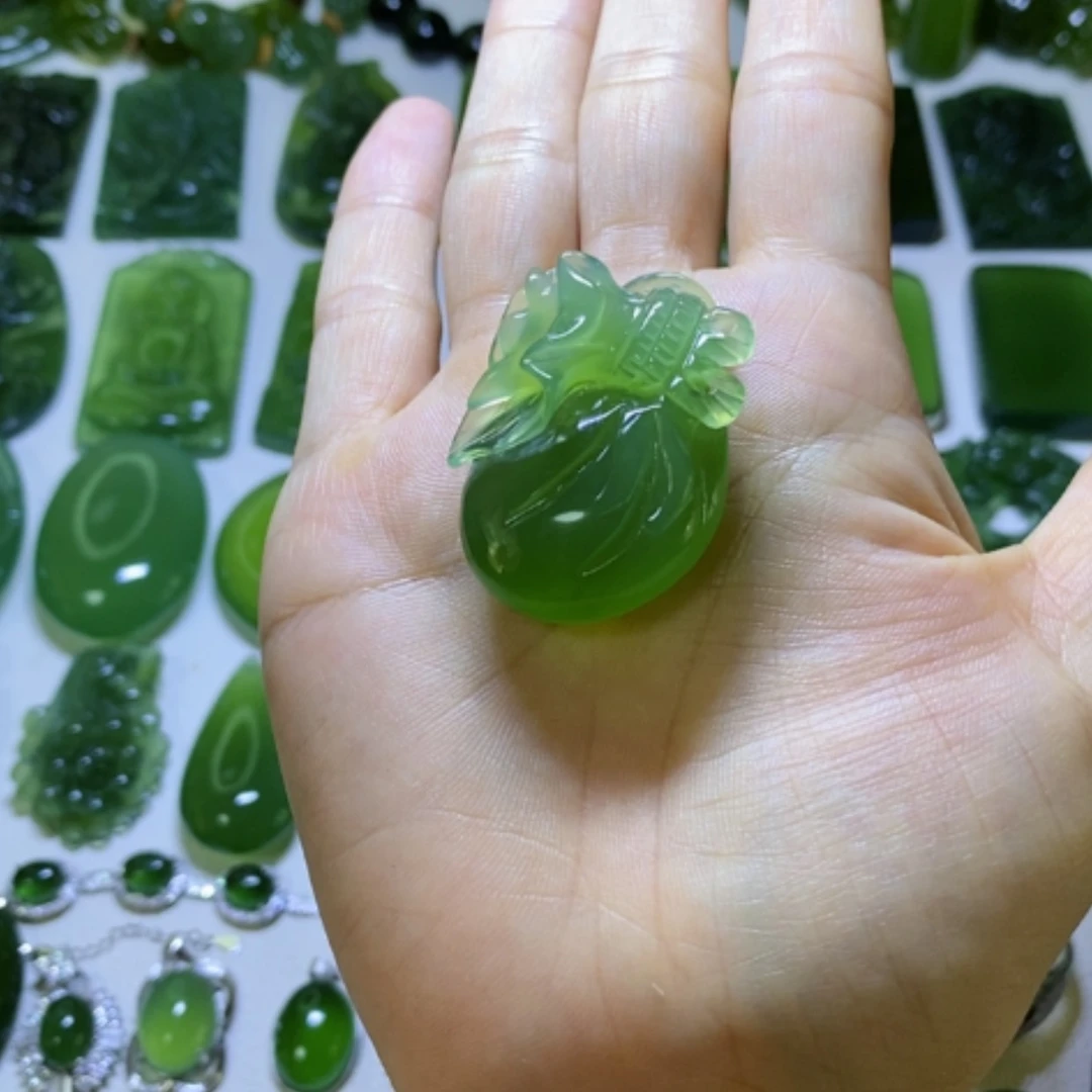 【闪购商品】蛇纹石玉颈饰未镶嵌签****