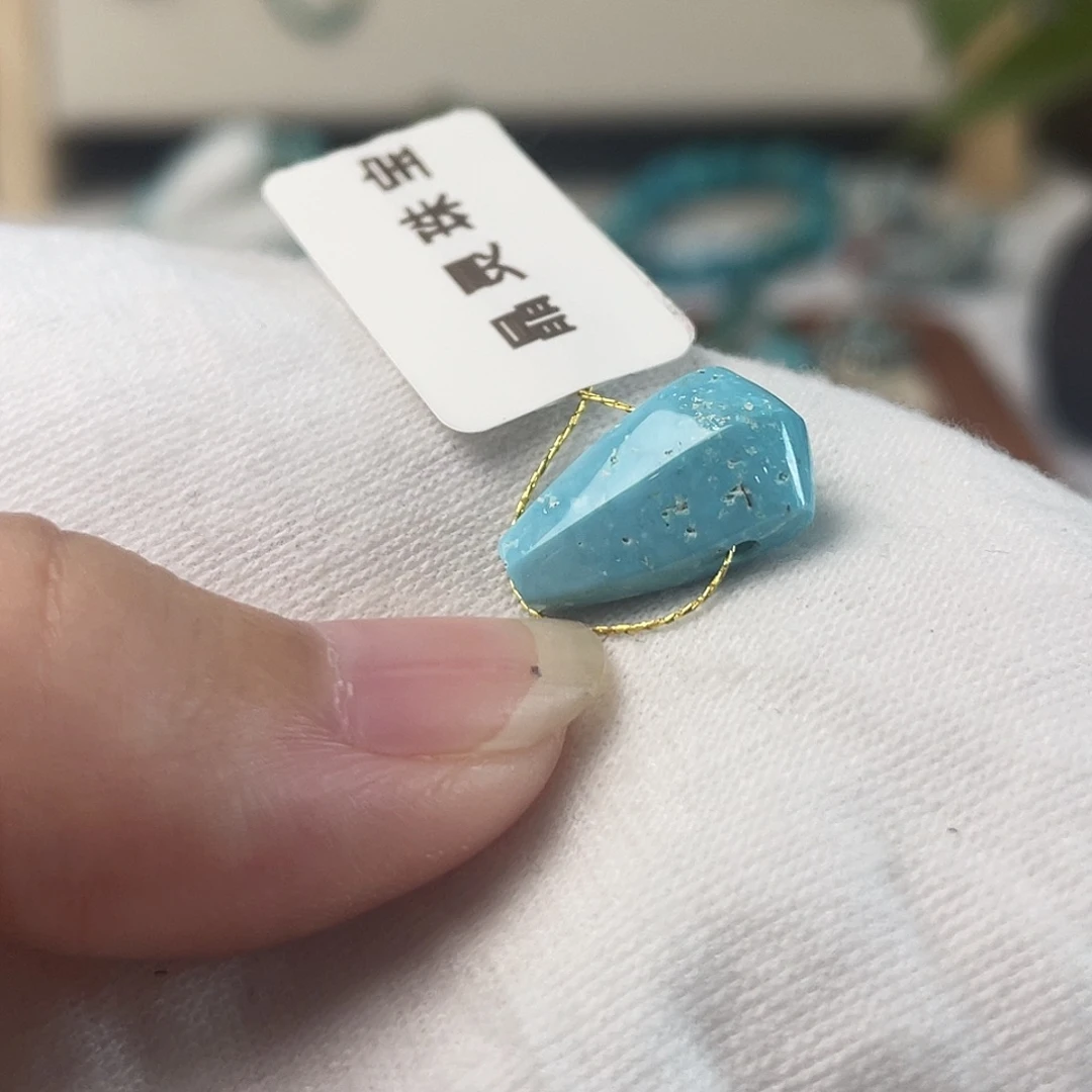 南红玛瑙沙眼三通未镶嵌