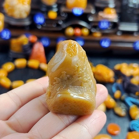 田黄石金*煌田黄石摆件