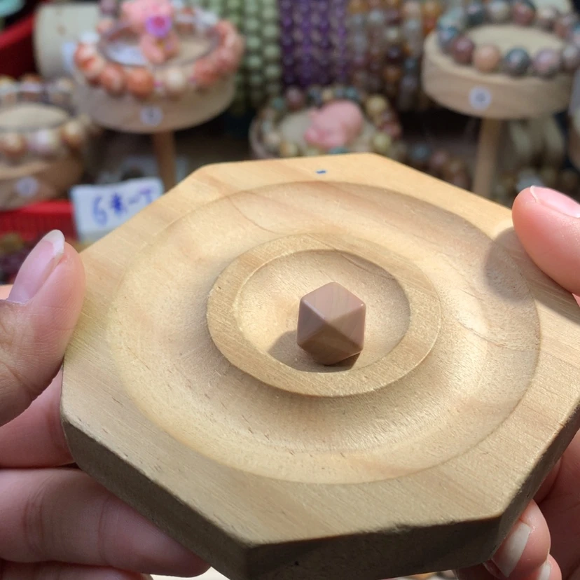 【闪购商品】石英质玉手链足铂镶嵌叫****?