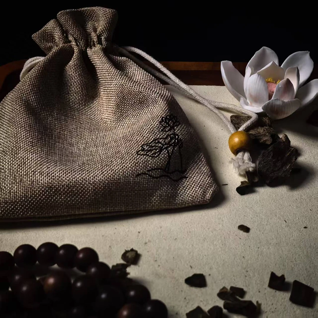 沉香F04沉香木作文创