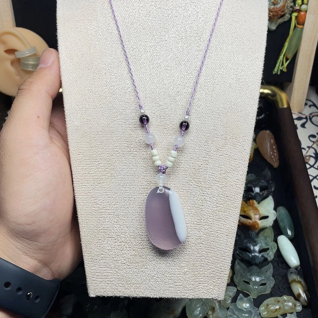 蛇纹石玉未镶嵌颈饰