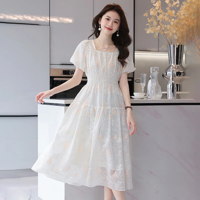时尚刺绣泡泡袖连衣裙2025夏季新款方领温柔别致显瘦长裙HR1153
