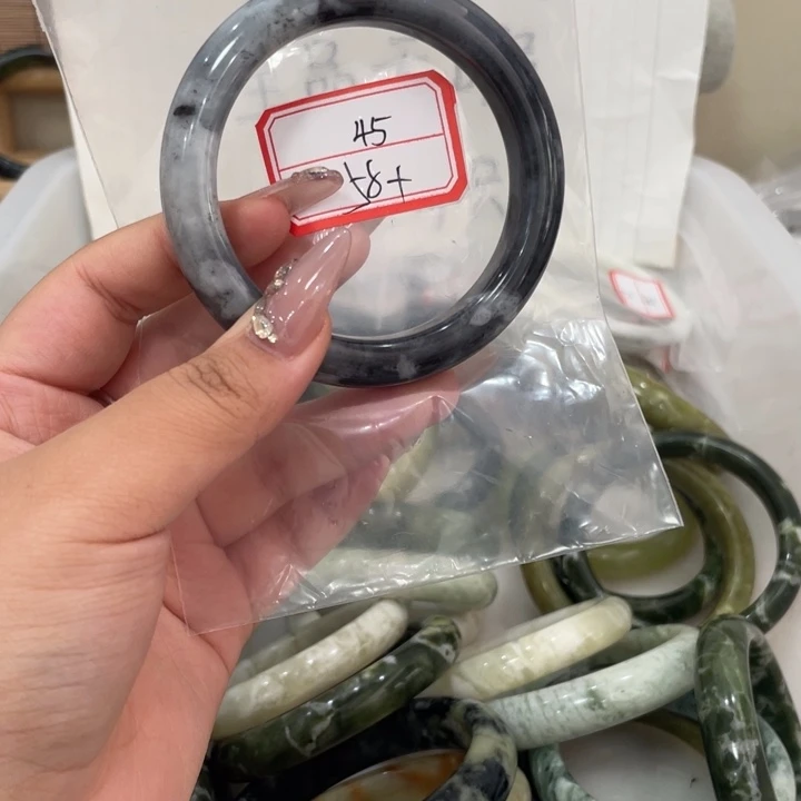 未镶嵌蛇纹石玉手镯