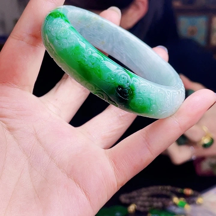 翡翠未镶嵌颈饰多样性59