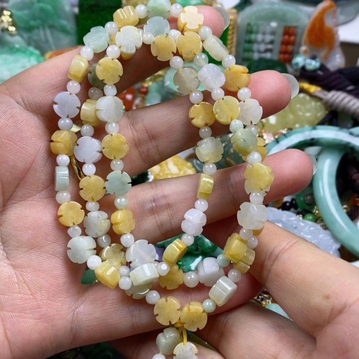 翡翠吊坠(赠链)未镶嵌