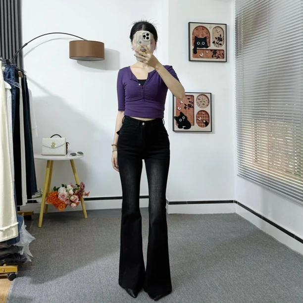 黑灰色V腰微喇叭牛仔裤女2025新款中腰弹力修身显高显瘦提臀裤子