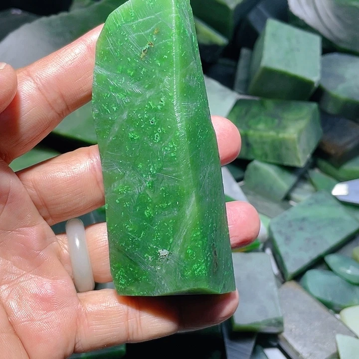 和田玉未镶嵌珠宝奇石