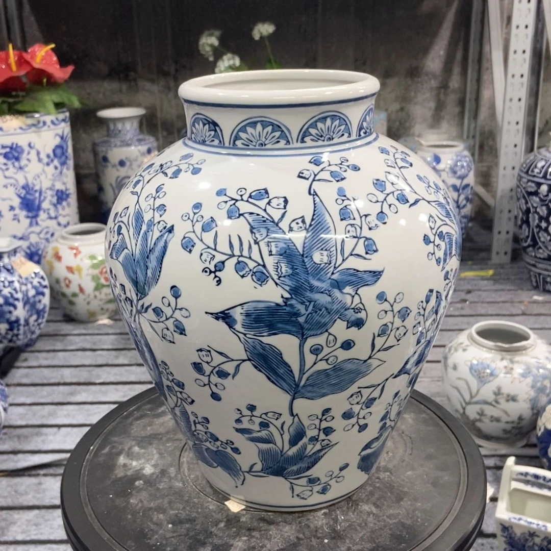 摆件花瓶手绘釉下彩