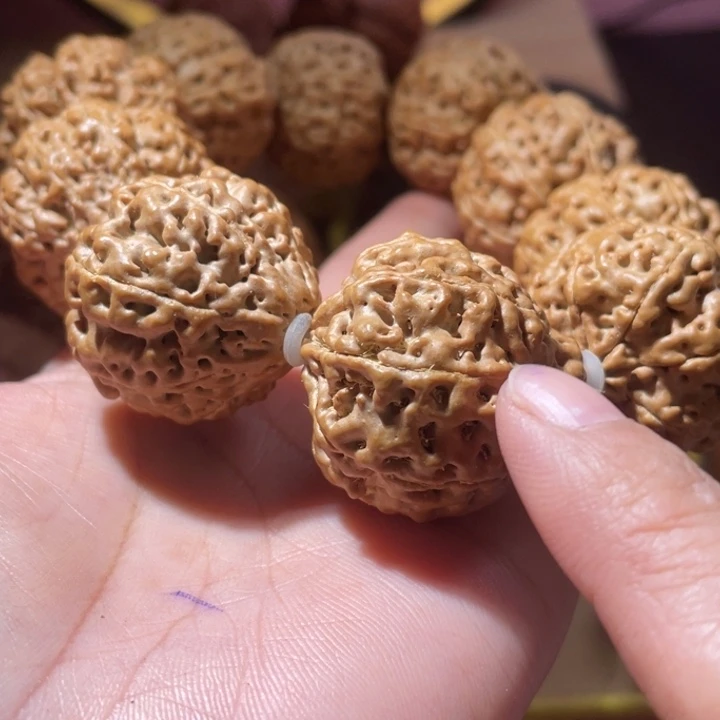 桃核把件八瓣金刚菩提手持