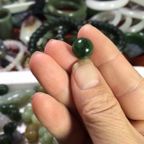 未镶嵌和田玉（糖玉）珠宝半成品