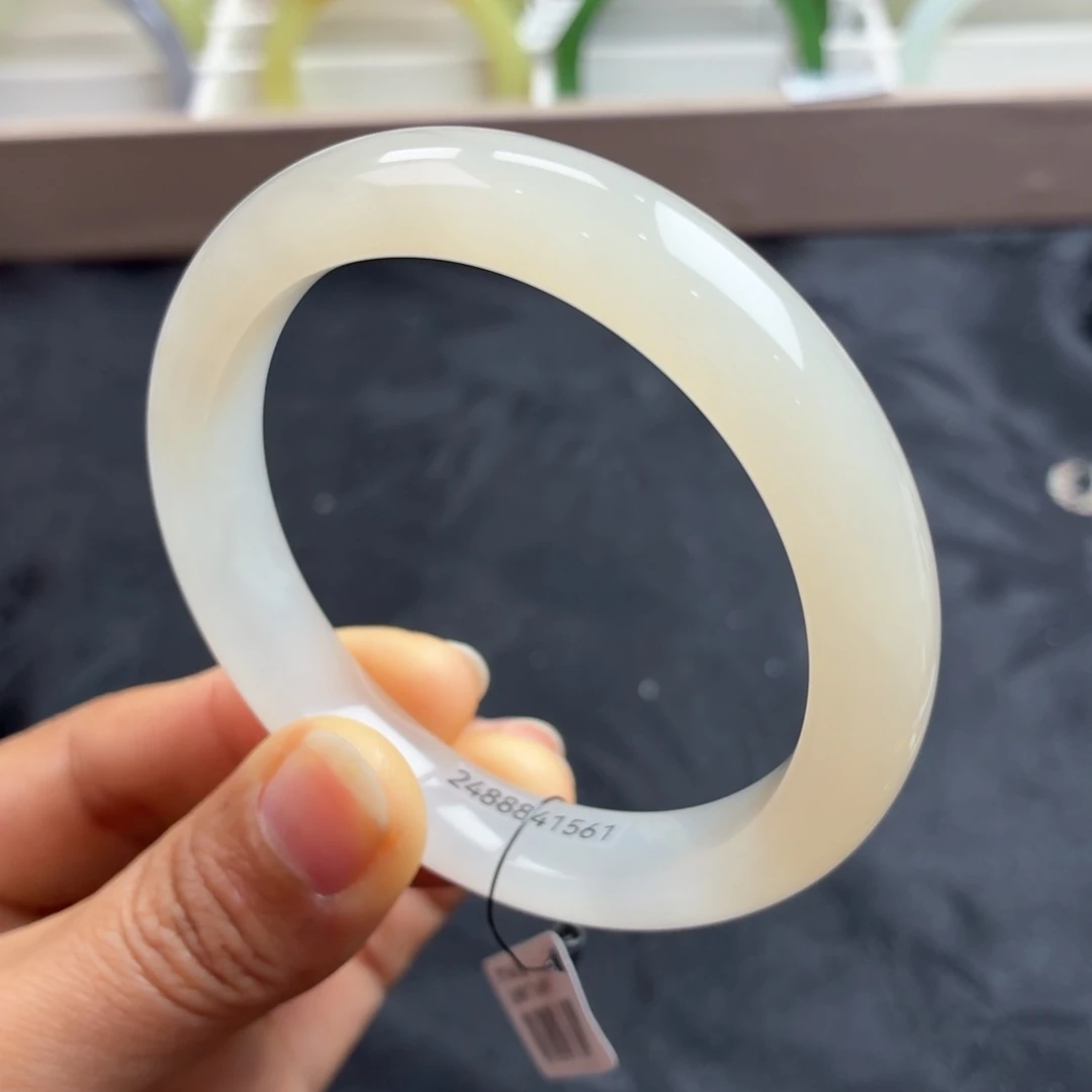 和田玉未镶嵌手镯冰冰粉56圈