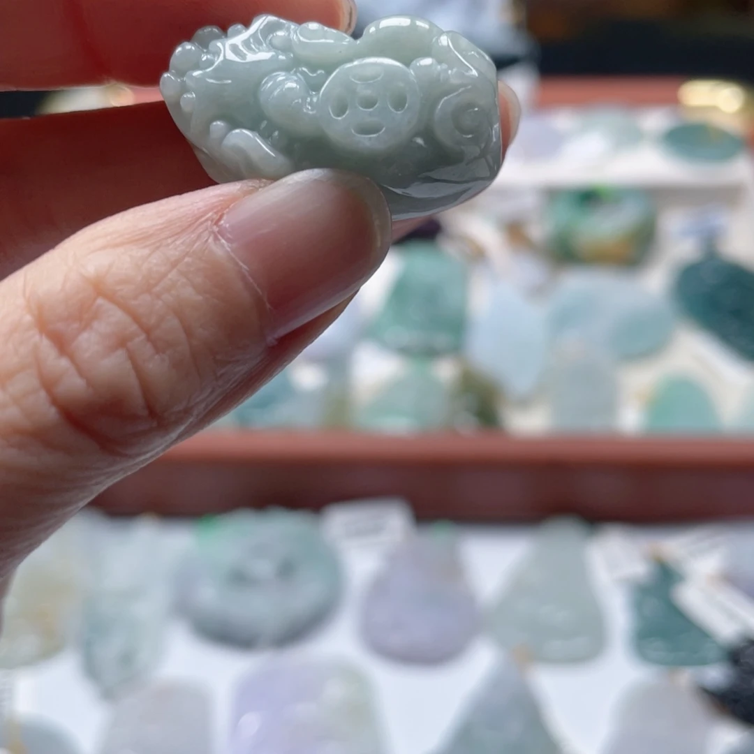 翡翠未镶嵌颈饰翡翠3