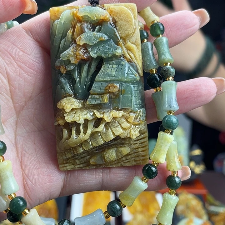 蛇纹石玉未镶嵌颈饰