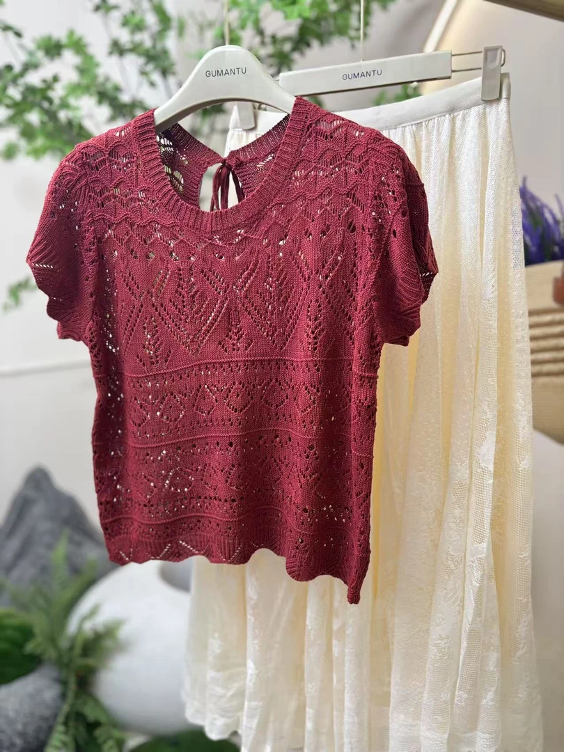 GK026红色镂空圆领针织衫上衣