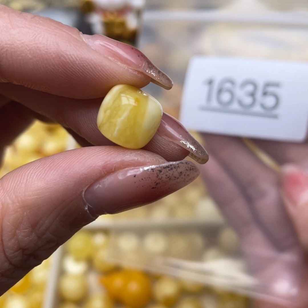 蜜蜡珠宝奇石未镶嵌翘色10.9