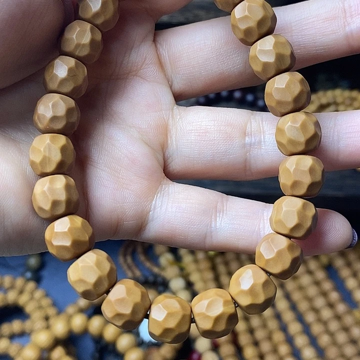 核桃奶酪猴头咖绳手串