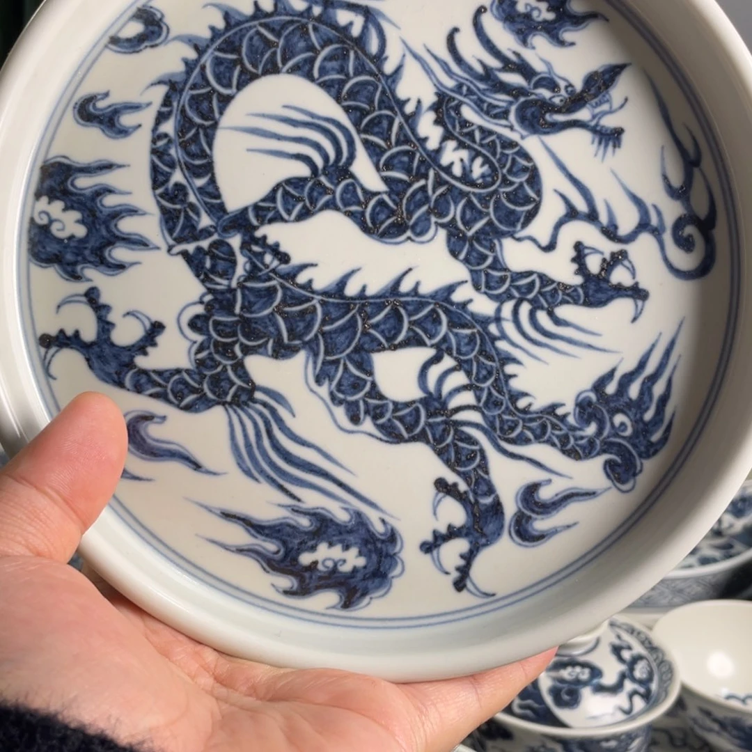 元青花铠甲龙壶承微瑕