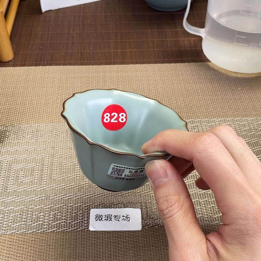 瓷片。。。。。。。。。。。。。