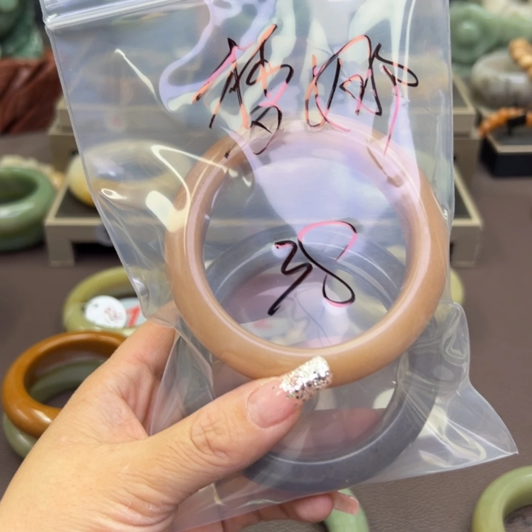 石英质玉手镯未镶嵌梦***牛