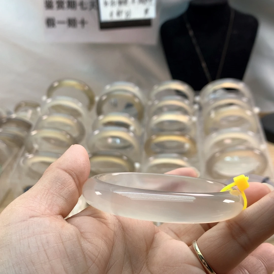 手镯玛瑙/玉髓未镶嵌