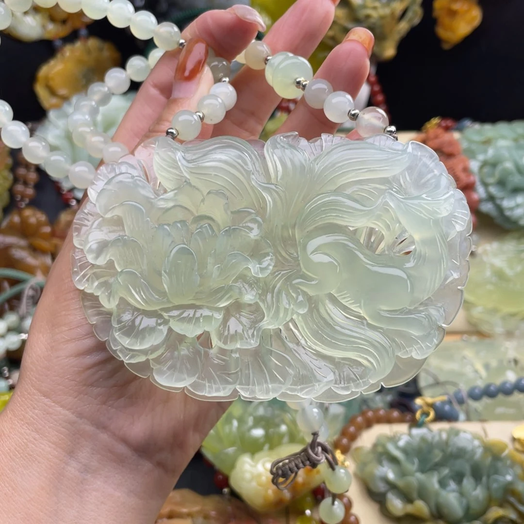 未镶嵌蛇纹石玉颈饰同*