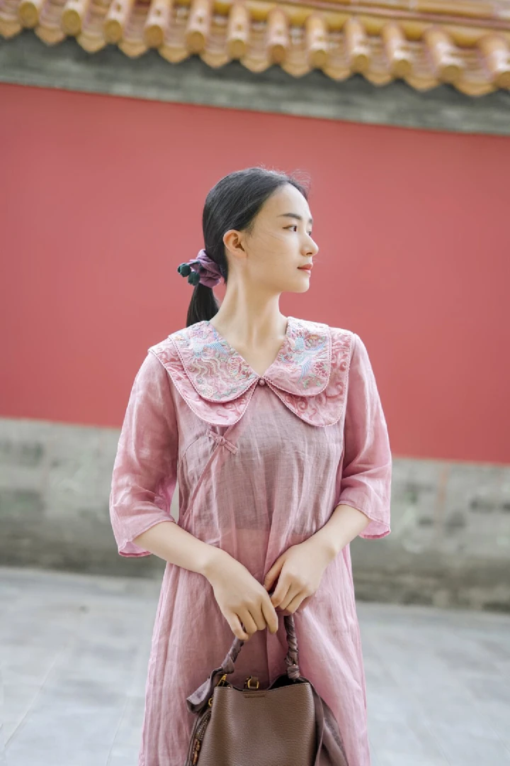 大吉2025年春夏新款中式双层领子重工刺绣连衣群2851