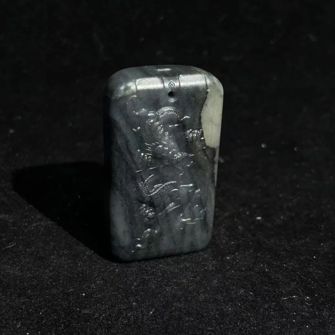 lot15 和田玉青花龙纹牌