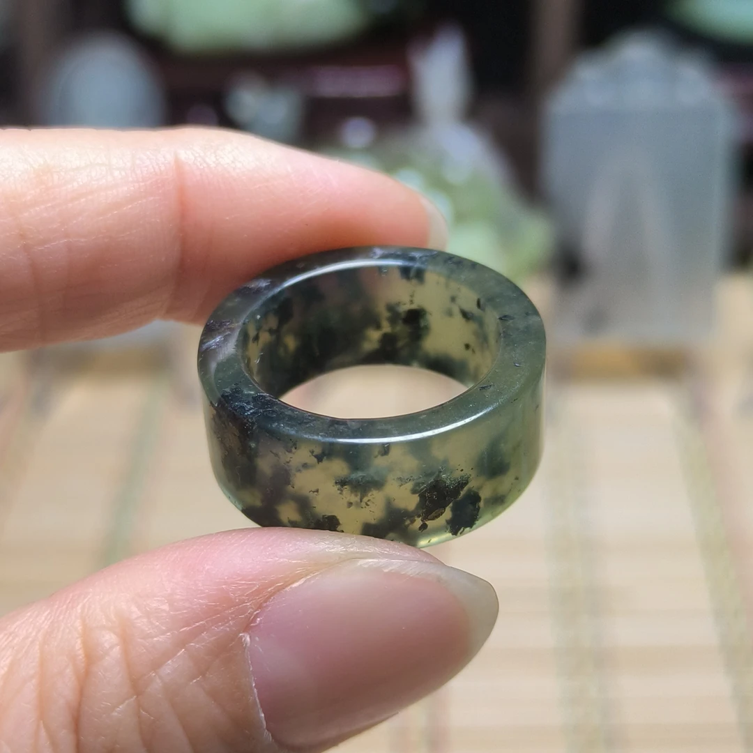 天然岫玉精品水墨冰透飘花扳指戒圈18+圈口时尚百搭国风气质款