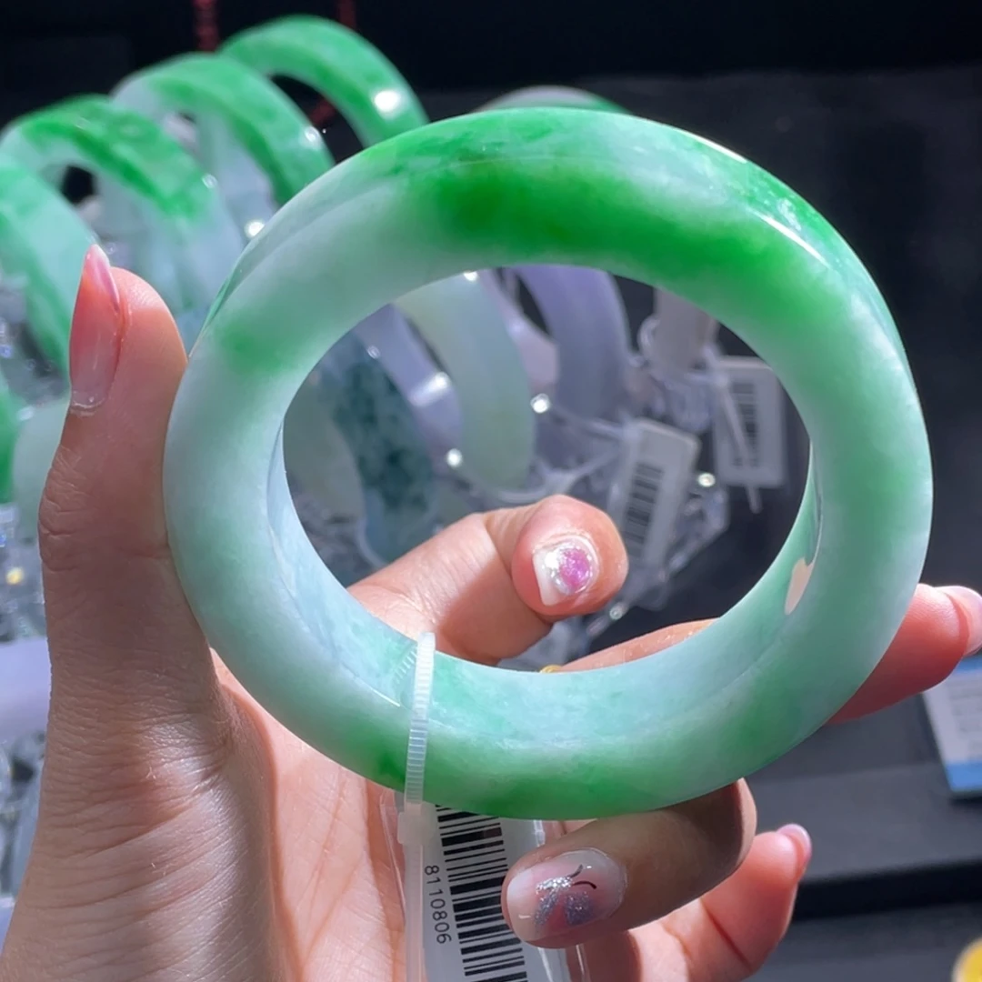 未镶嵌手镯定制翡翠