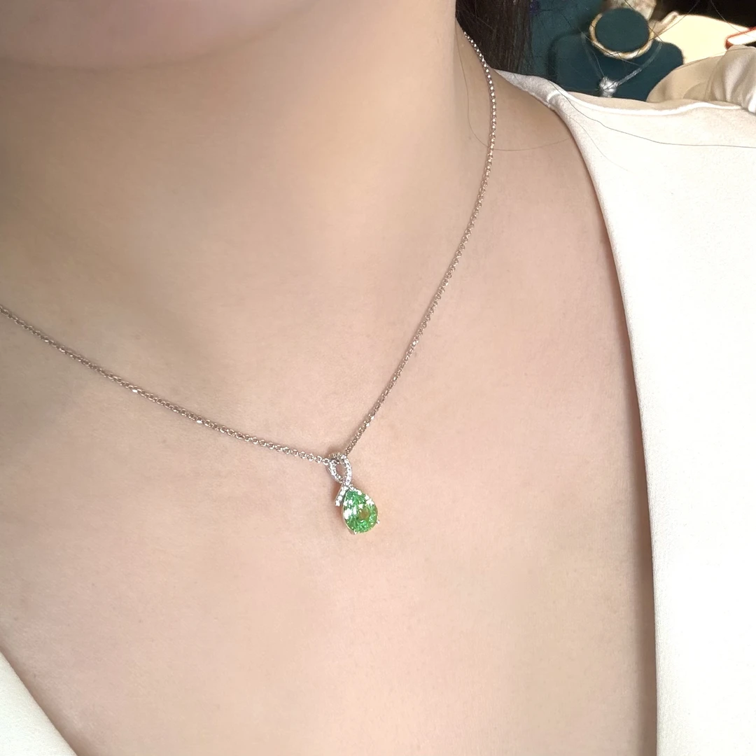 培育蓝宝石P4682 新款镶嵌水滴形薄荷绿色时尚精致设计款单吊坠