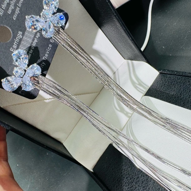 铜合金锆石耳饰 蝴蝶锆石简约长款流苏气质轻奢高级时尚百搭耳环