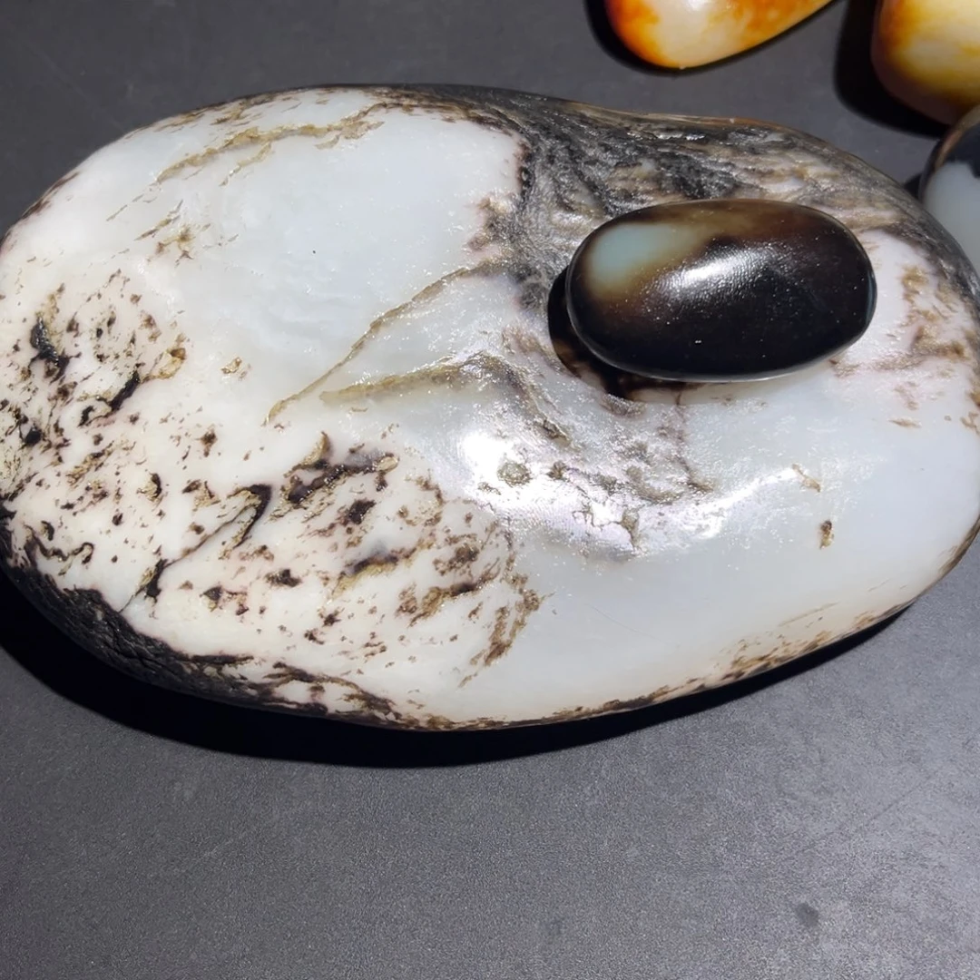 京***哥和田玉未镶嵌珠宝奇石