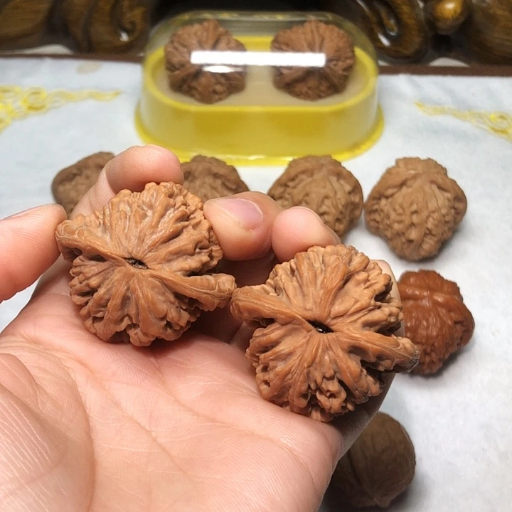 浪***朵文玩核桃41尺麦虎