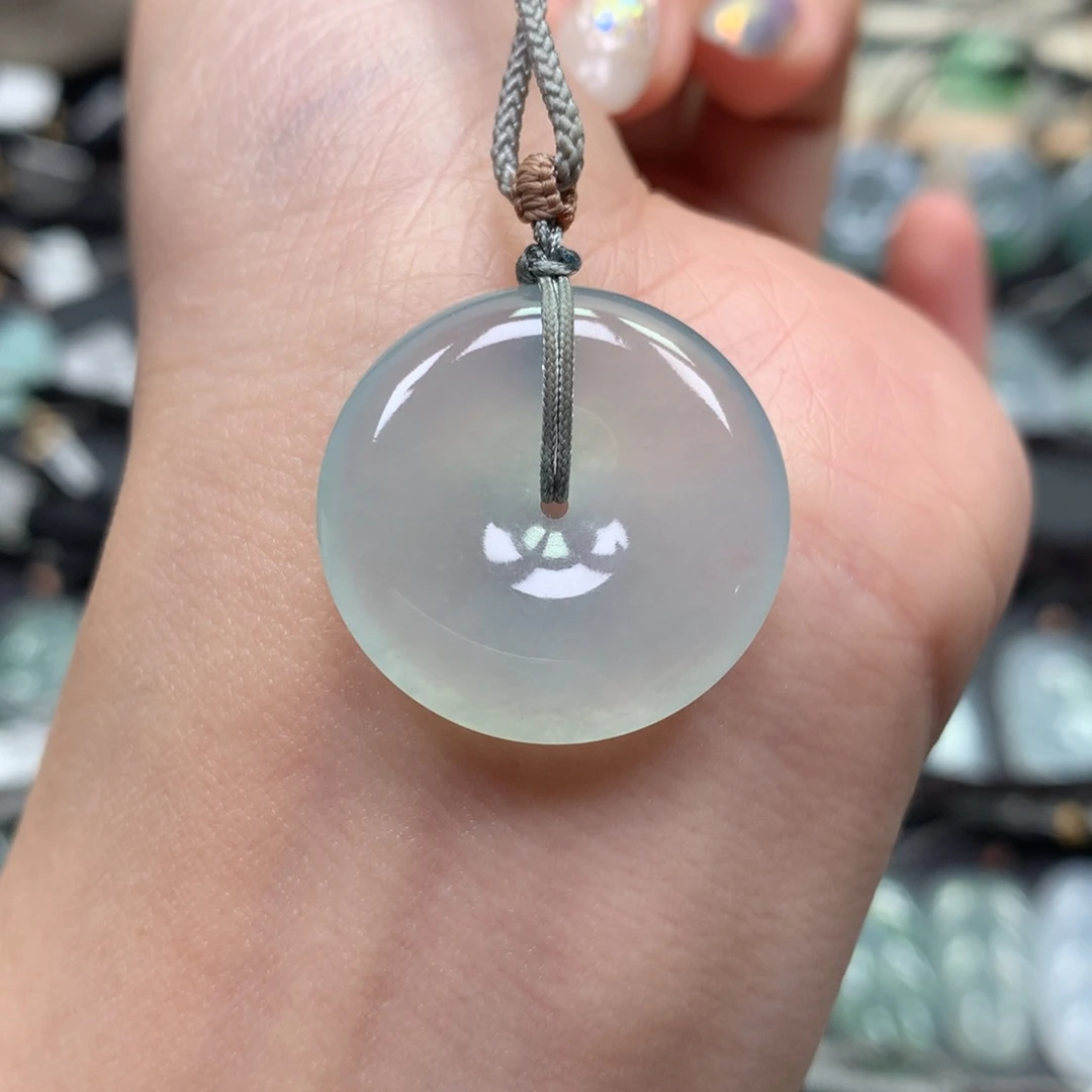 翡翠颈饰未镶嵌扣子