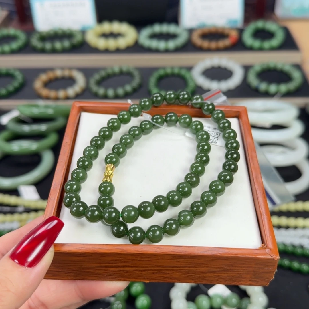 鍂****和田玉未镶嵌手链