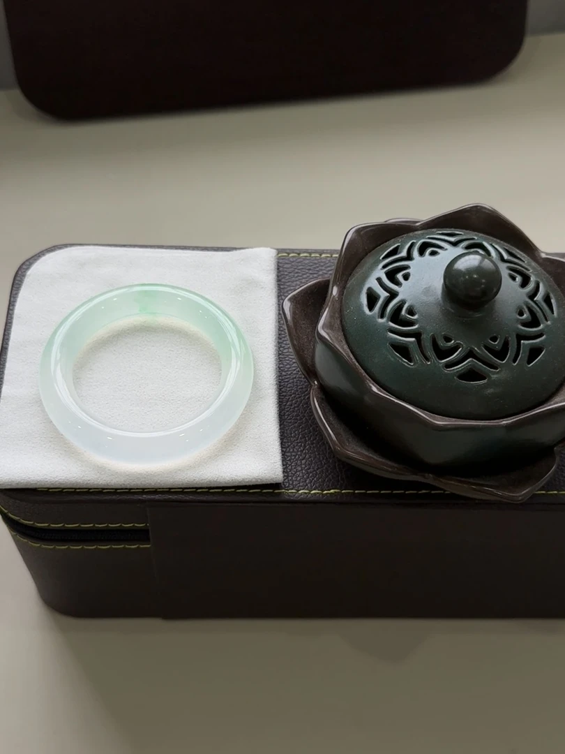 高品质白绿色胖圆条形【一物一拍】直播链接