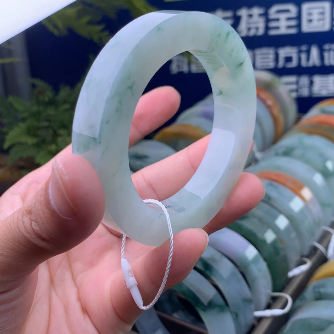 定制翡翠未镶嵌手镯定制手镯