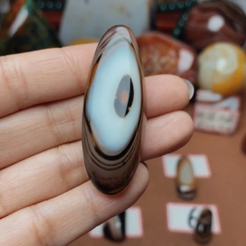 未镶嵌玛瑙/玉髓珠宝奇石?****?打孔不退不换