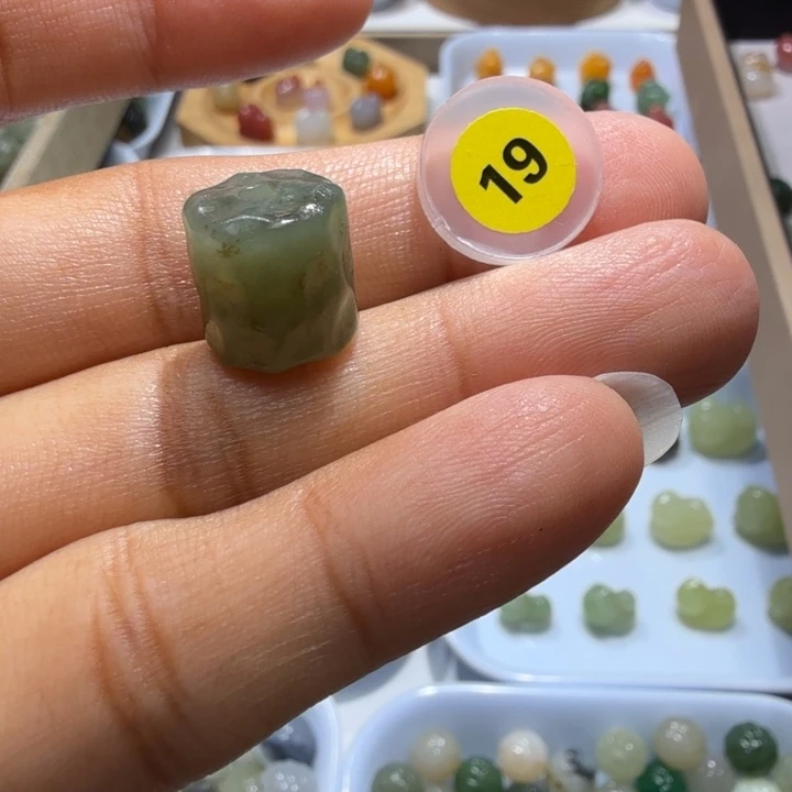 未镶嵌和田玉珠宝半成品