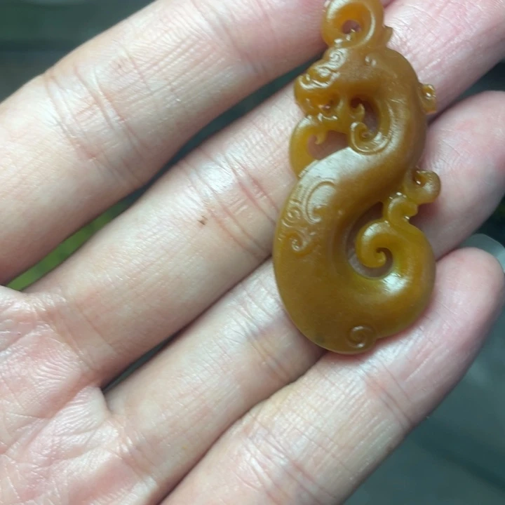 和田玉（糖玉）未镶嵌挂件