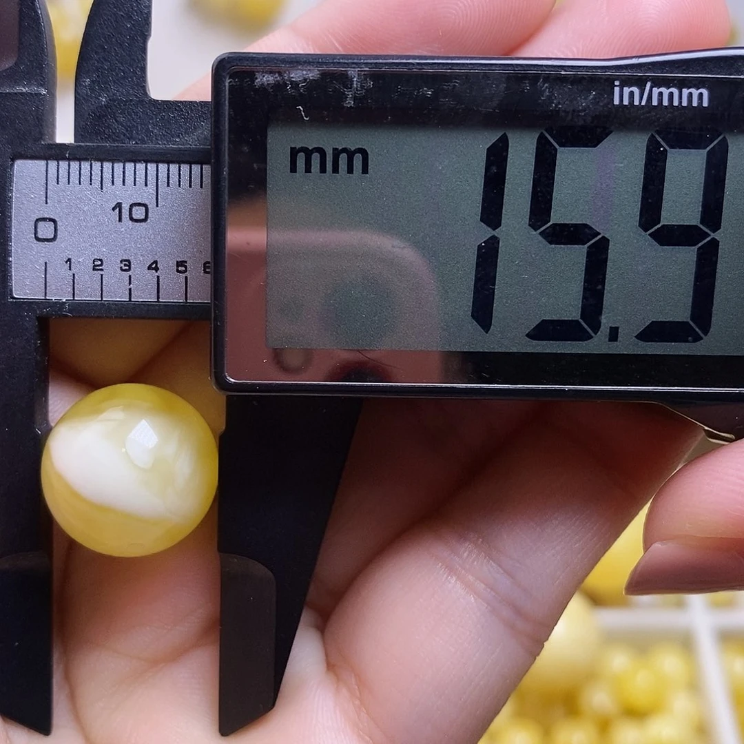 裸石琥珀未镶嵌辰*?蜜蜡圆珠