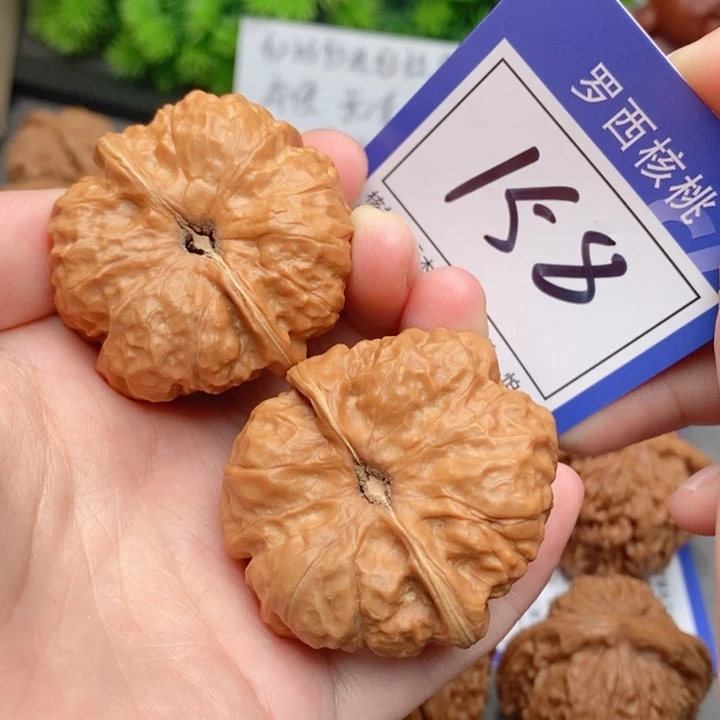 桃核把件42蛤蟆头158号牌