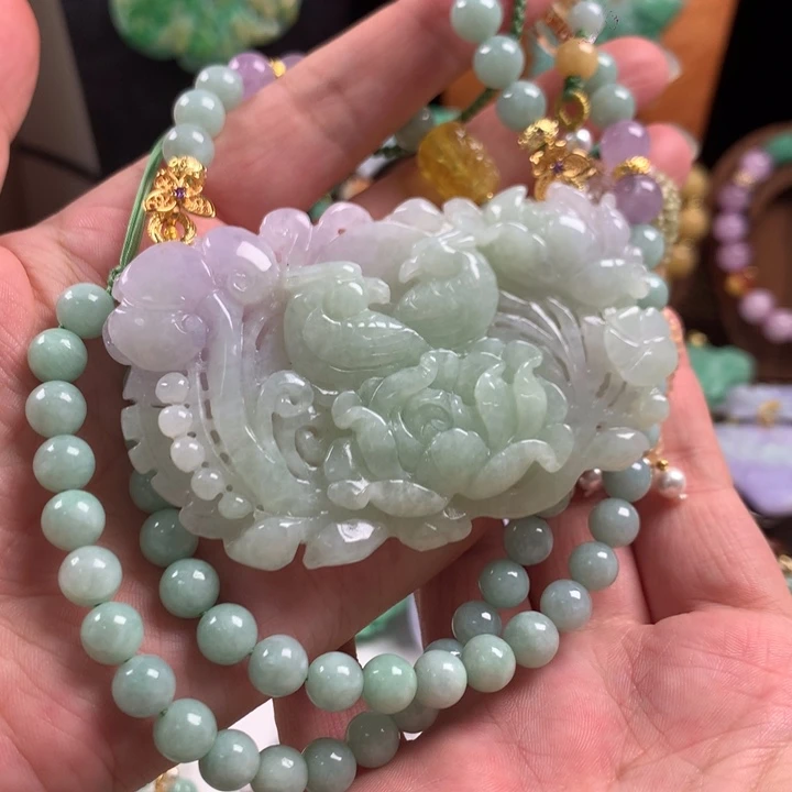 翡翠未镶嵌颈饰吊坠
