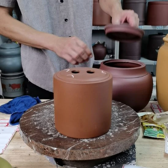 紫砂茶叶罐微瑕半斤装牛鼻盖8143
