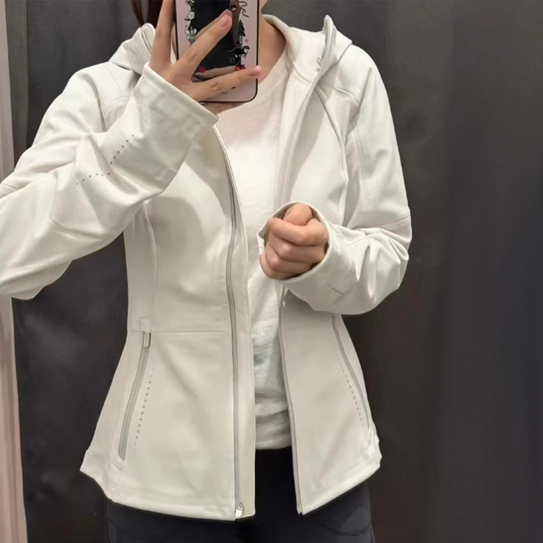 灰色冲锋衣外套女春秋2025新款小个子软壳加绒冬季厚上衣修身收腰