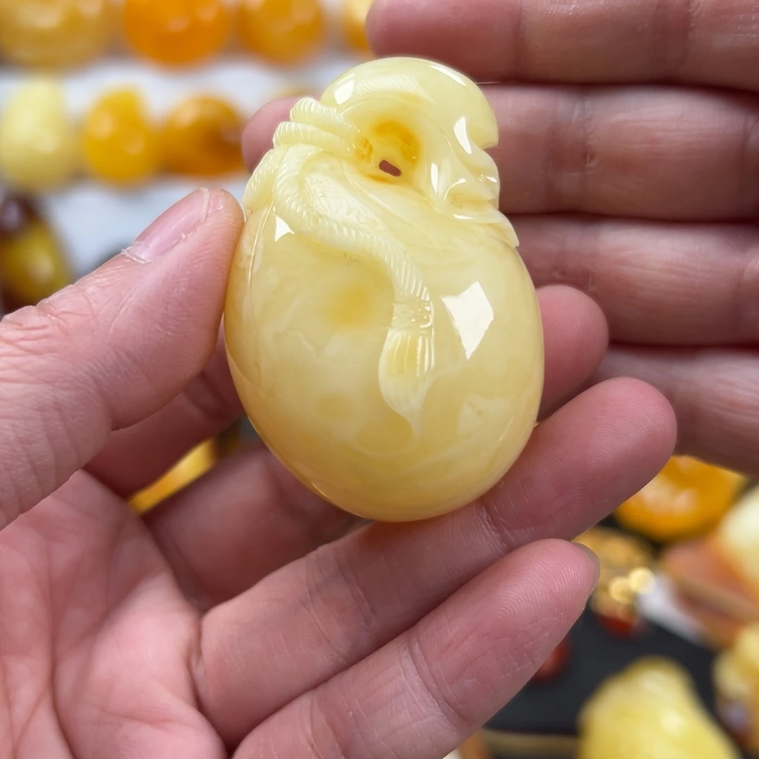 蜜蜡未镶嵌颈饰30.7克