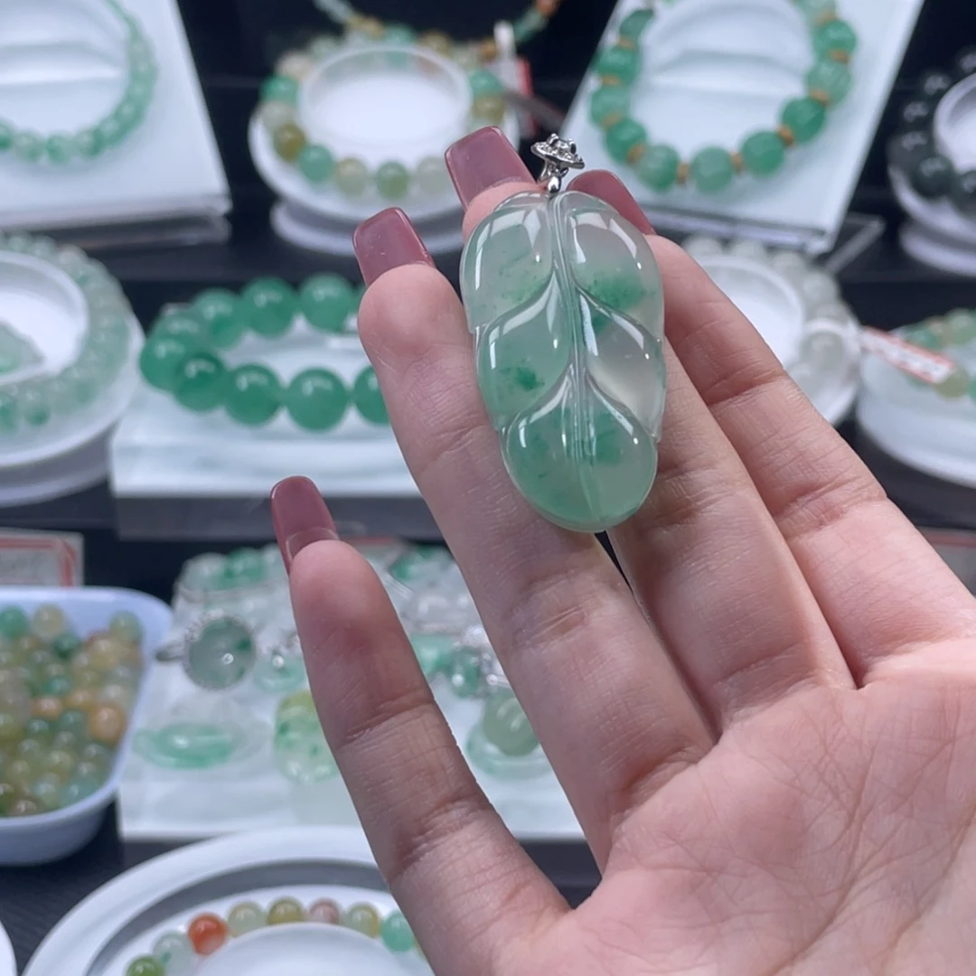 L***I石英质玉（非洲翠）银S925镶嵌吊坠(不含链)