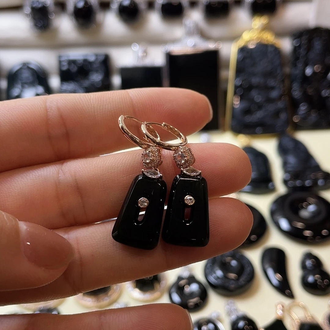 翡翠18K金镶嵌耳饰墨翠