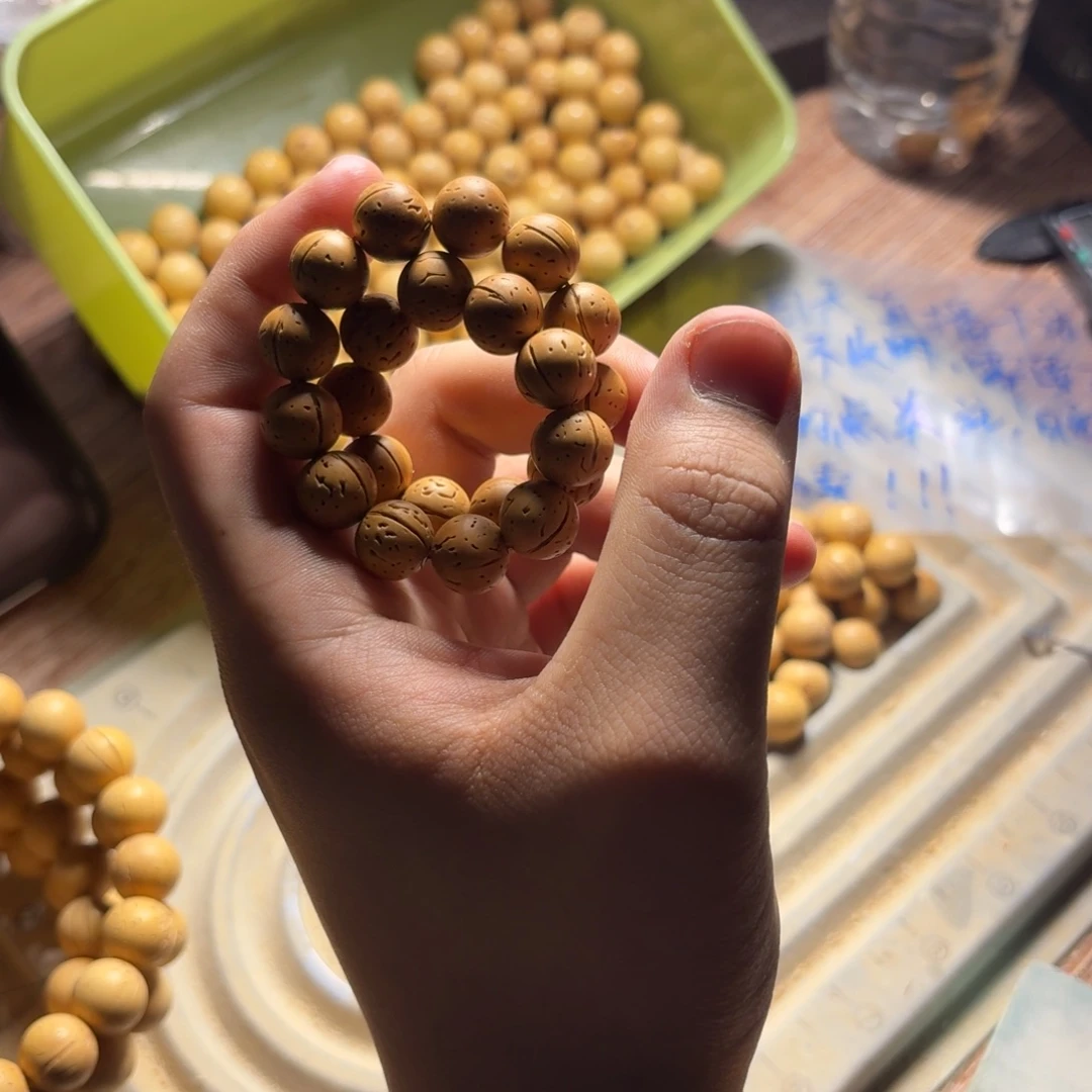 玩***哥吊坠桃核盘锦圆珠